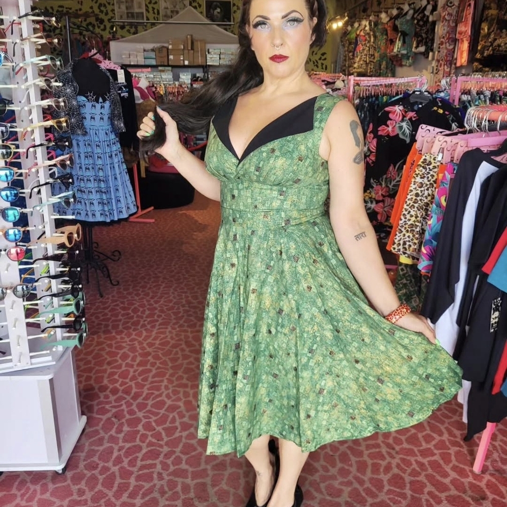Bettie's Bombshells Green With Gold Retro Swing Dress Size 18